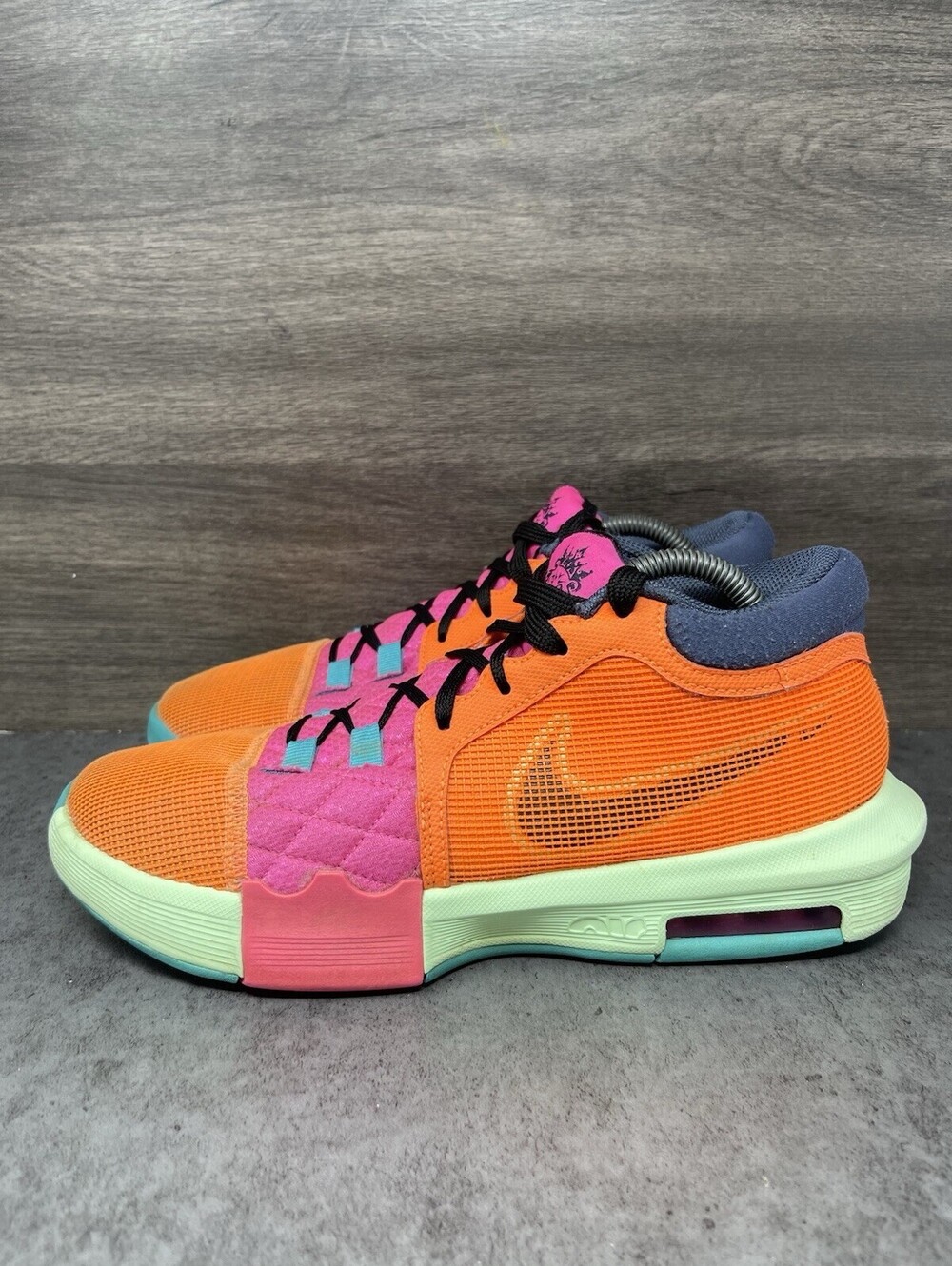 Nike LeBron Witness 8 FB2239-800 Mens Size 8.5 Air Cushion Basketball Shoes